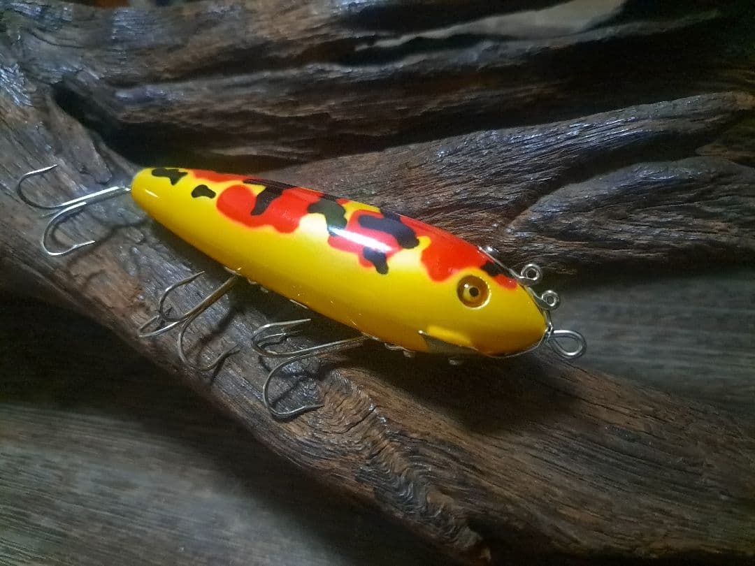 道楽　DOWLUCK 　ドウラク　ドライビングミノー　錦鯉　昭和三色