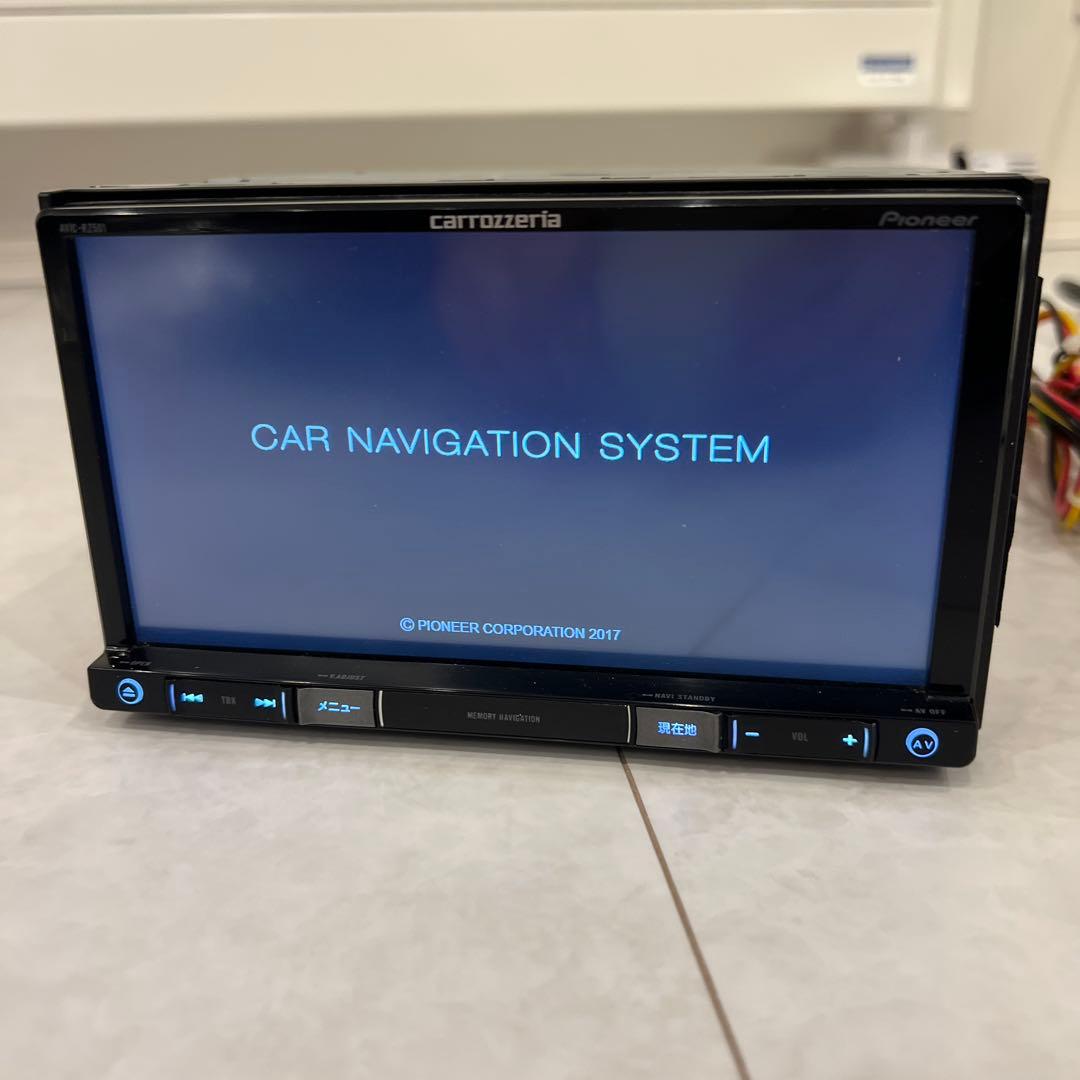 Pioneer カロッツェリア　AVIC-RZ501 カーナビ　中古