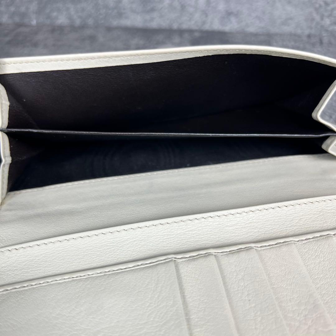 GUCCI ラブリーハート GGエンボス レザー長財布 アイボリー