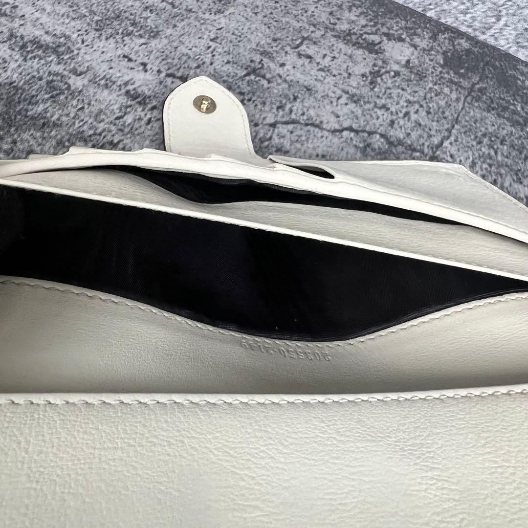 GUCCI ラブリーハート GGエンボス レザー長財布 アイボリー