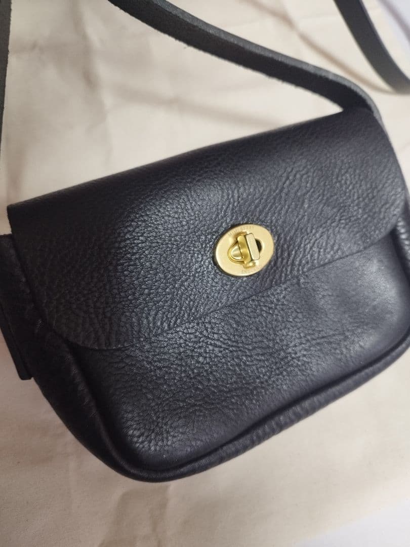 未使用　Mimi Berry 黒 レザー ショルダーバッグ　革　ミニ