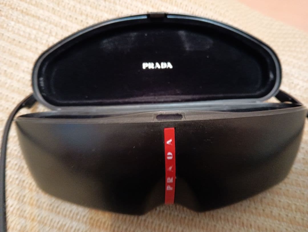 PRADA 偏光サングラス ケース付き