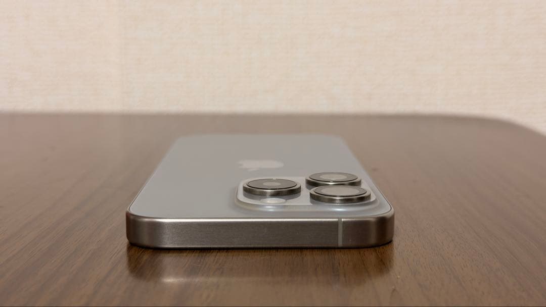 【美品】iPhone15Pro 256GB ナチュラルチタニウム★新品ケース付★