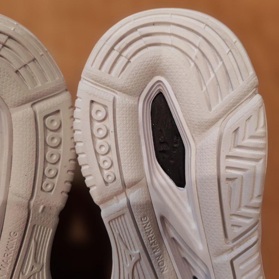 ミズノ バレーボールシューズ ウエーブアルテミス 5 WIDE 2E 25.5