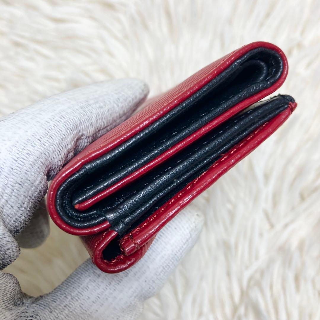 【新品同様】 ヴィヴィアン トリフォールド レター型 オーブ