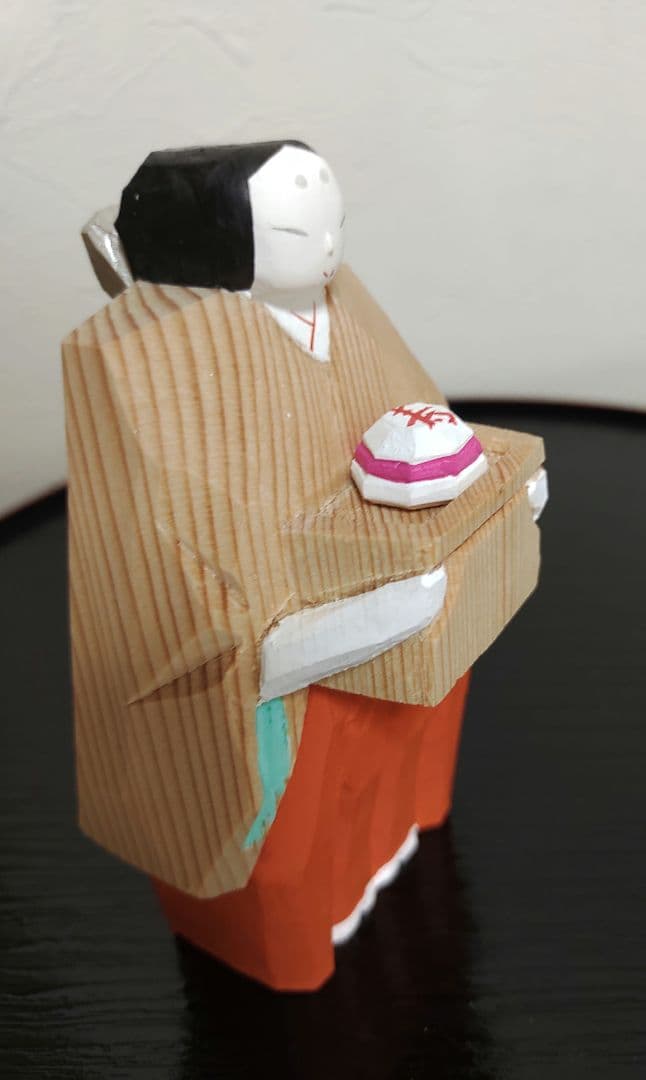 ゆ*こ様 奈良一刀彫「月こよみ 」巫女さんと12か月の捧げ物 浦弘園・作 奈良伝