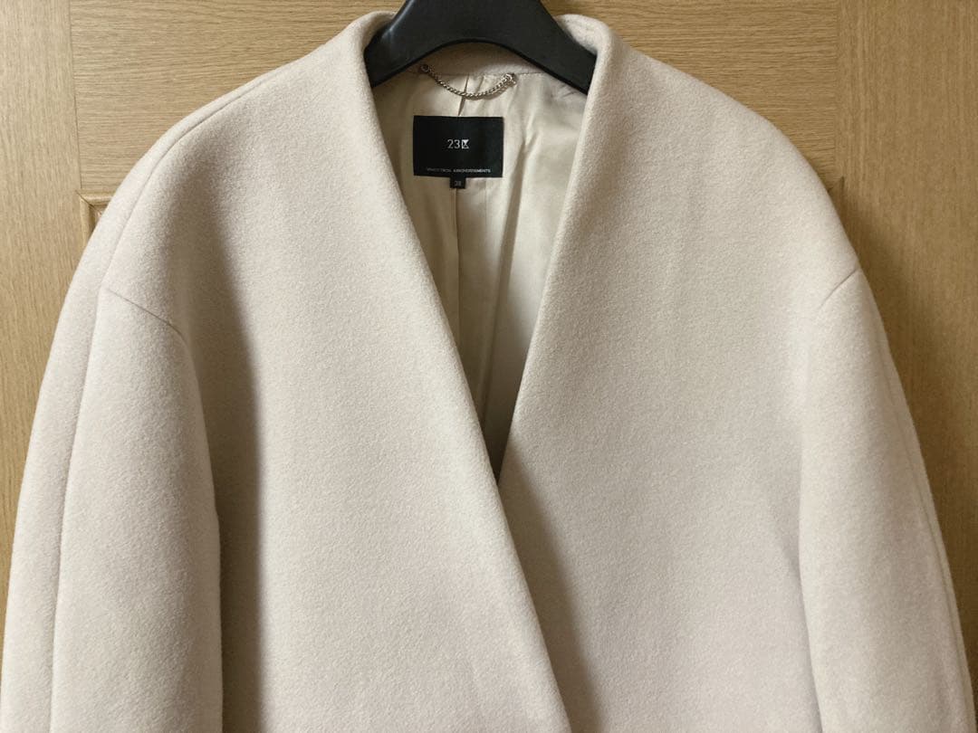 23区　ダブルクロスベロア Vカラーコート　ライトベージュ系　38 M サイズ