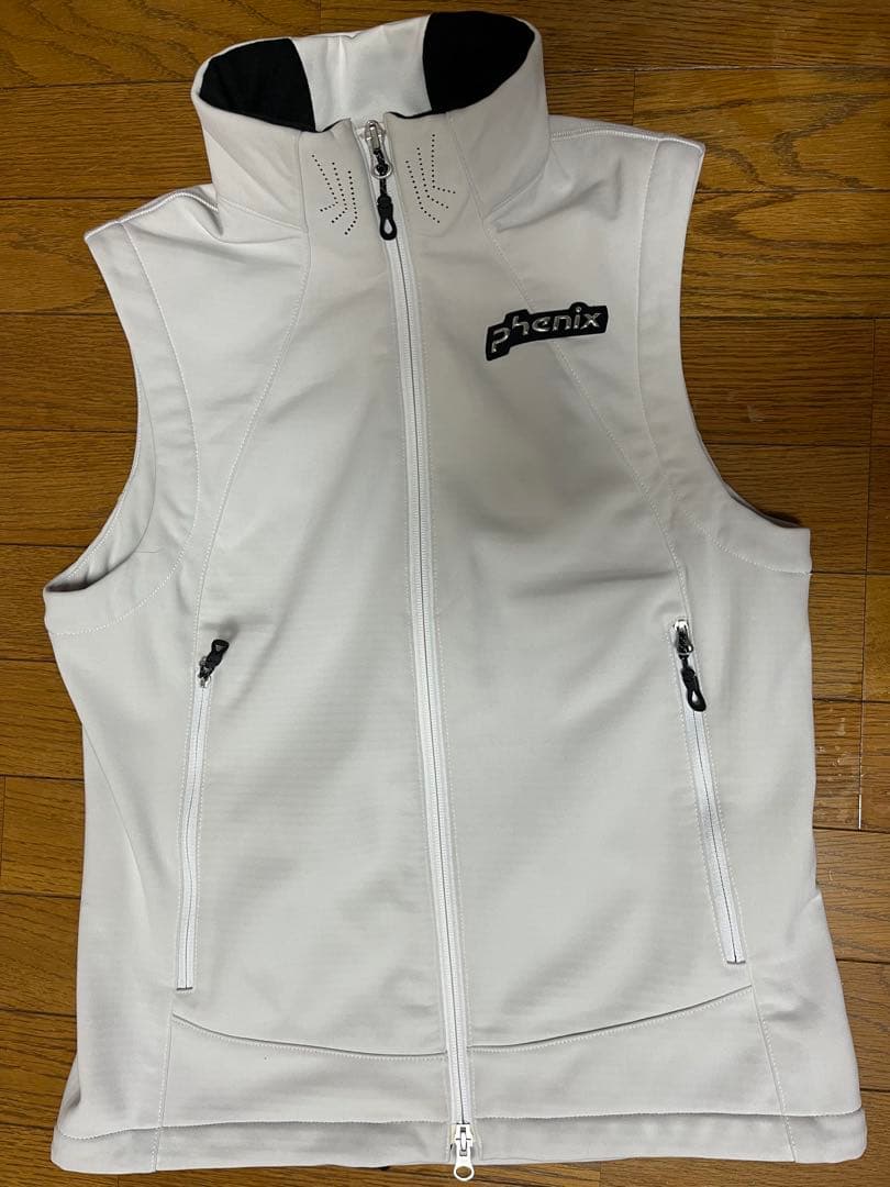 phenix 新品未使用　ホワイト ベストMサイズ