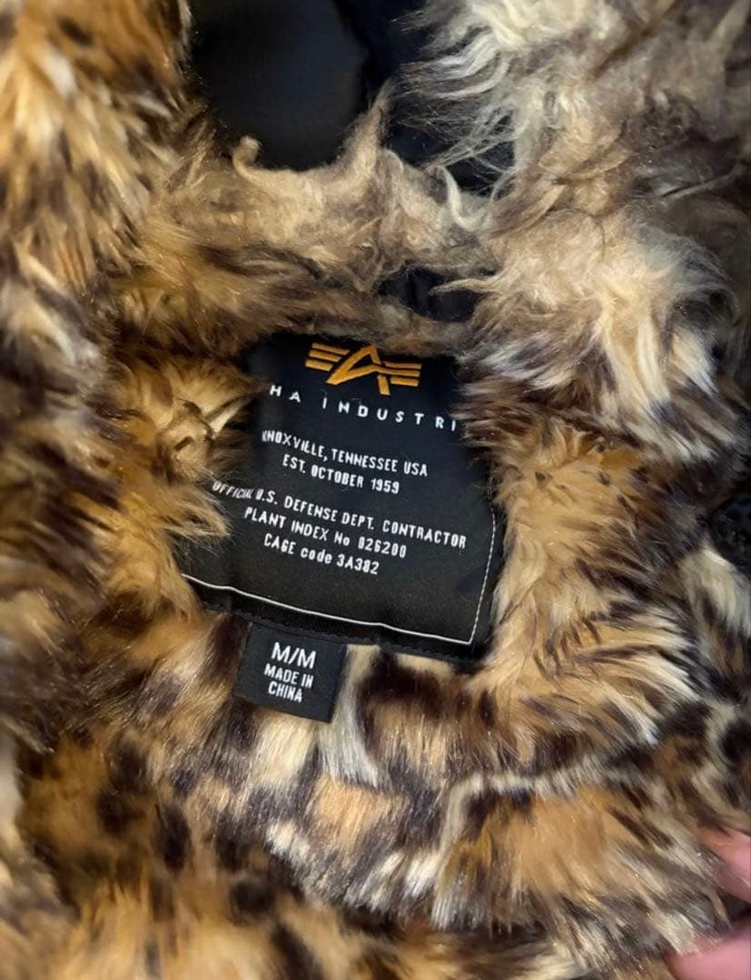 Stussy ブラック MA-1 フライトジャケット