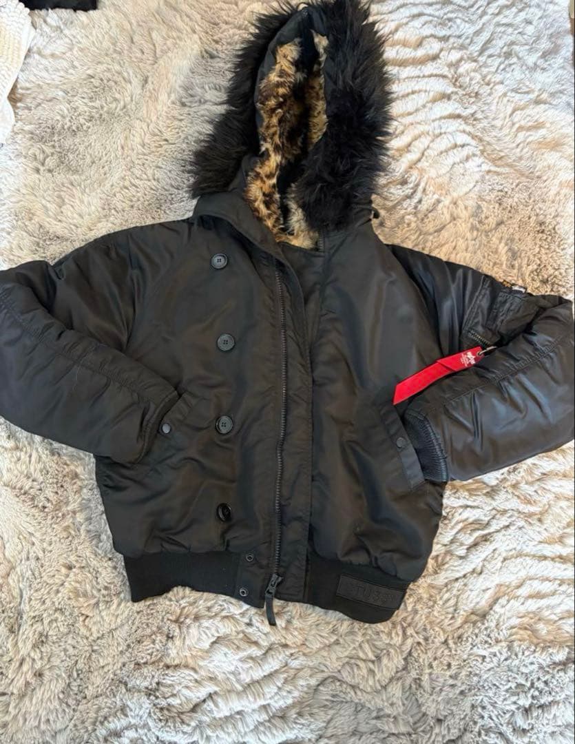 Stussy ブラック MA-1 フライトジャケット