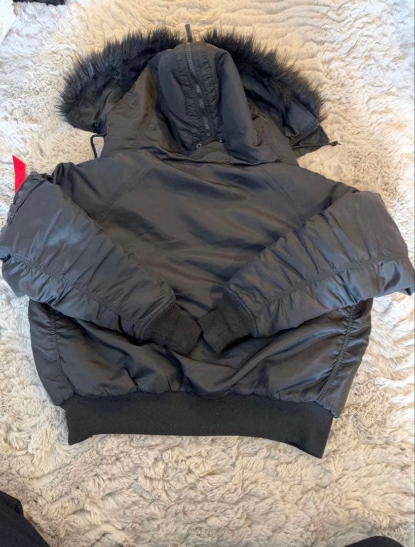 Stussy ブラック MA-1 フライトジャケット