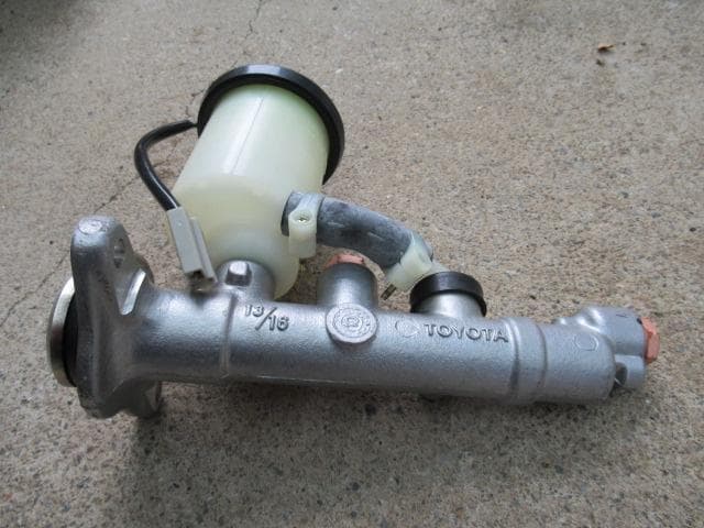 AE86用　ブレーキマスターシリンダーアッシー　47201-12340