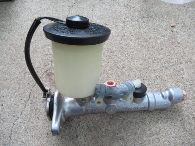 AE86用　ブレーキマスターシリンダーアッシー　47201-12340