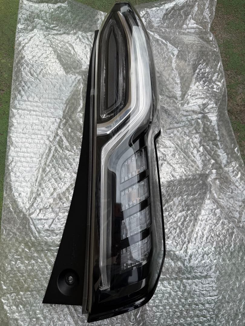 NBOX テールランプ 右　JF3