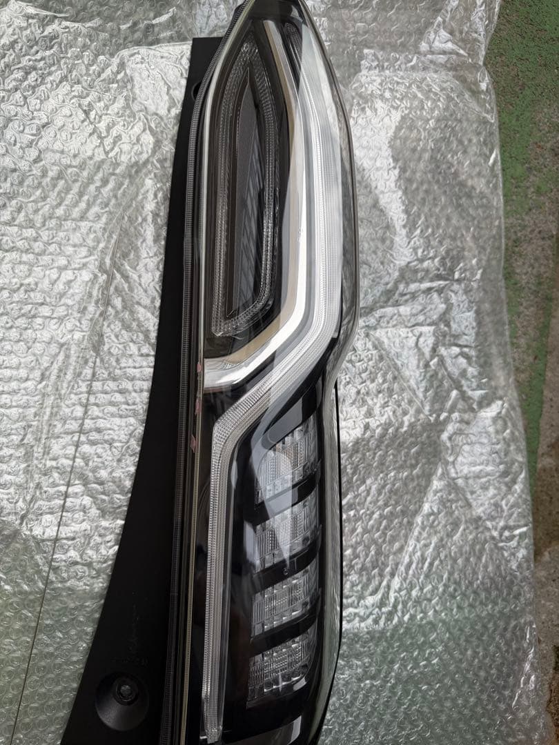 NBOX テールランプ 右　JF3