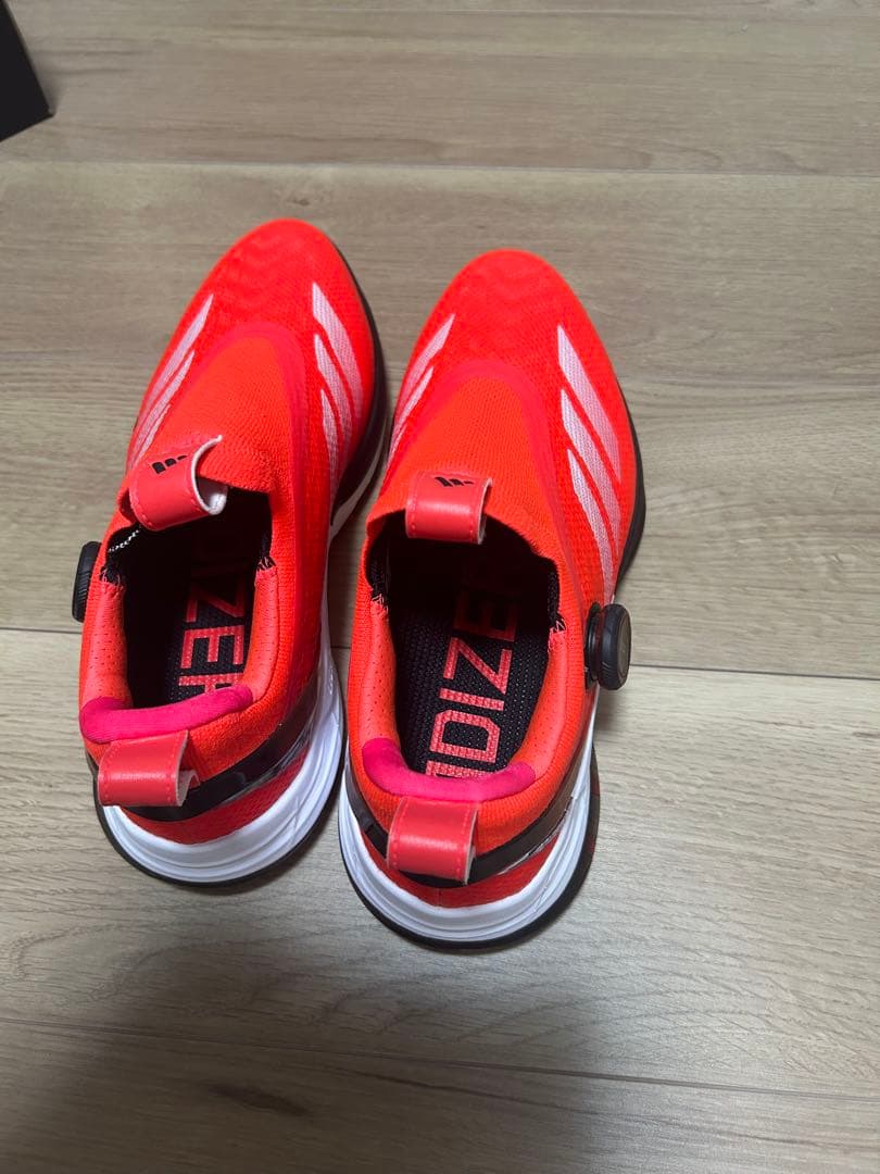 アディゼロ　ルシッドレッド　 BOAシステム スパイクシューズ