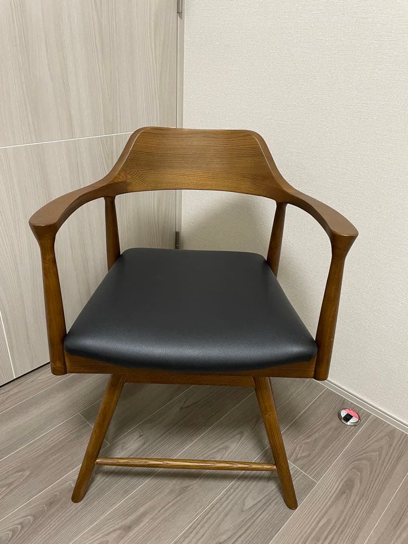 関家具ロジャーダイニングチェア回転オーク色合皮ブラック