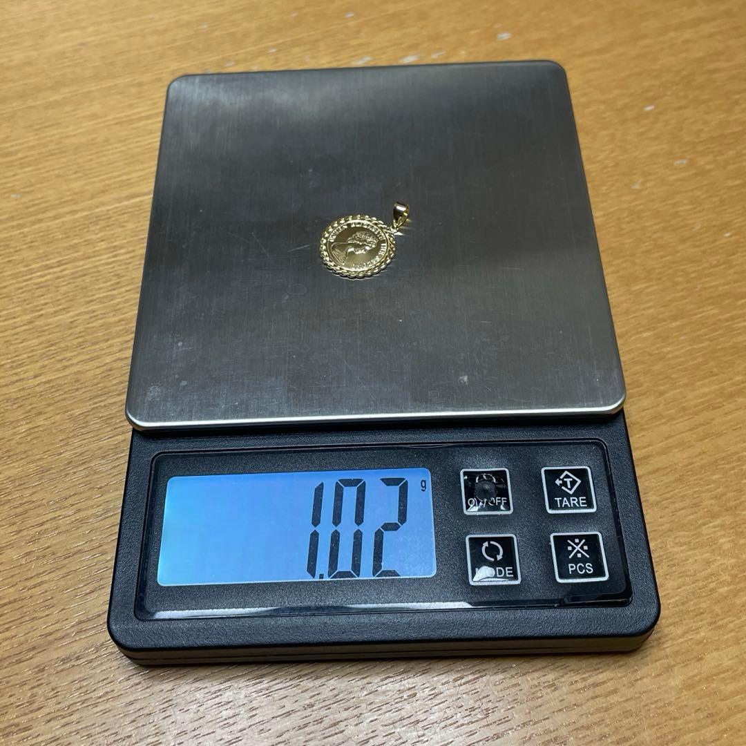 K18.18金ペンダントトップ。