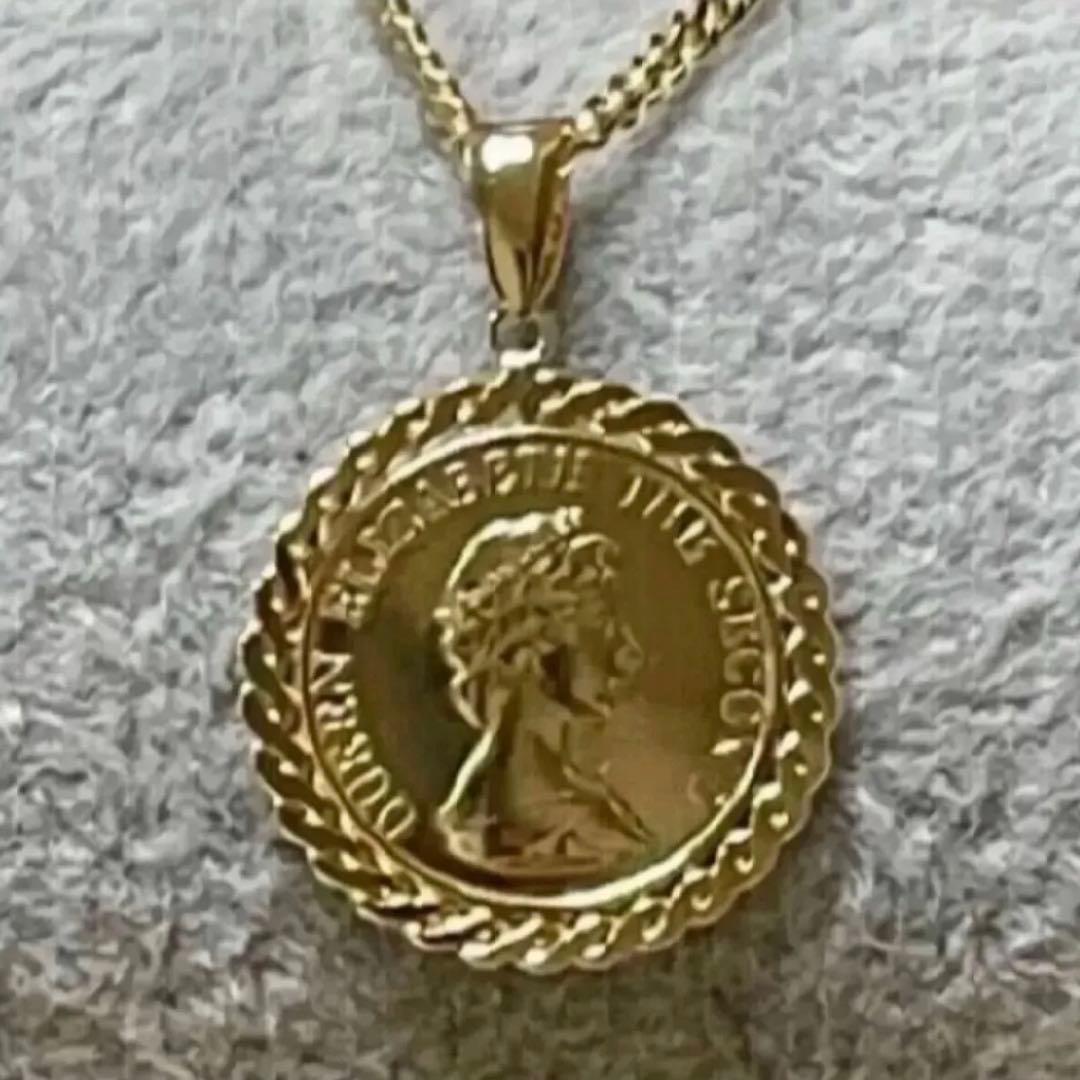 K18.18金ペンダントトップ。