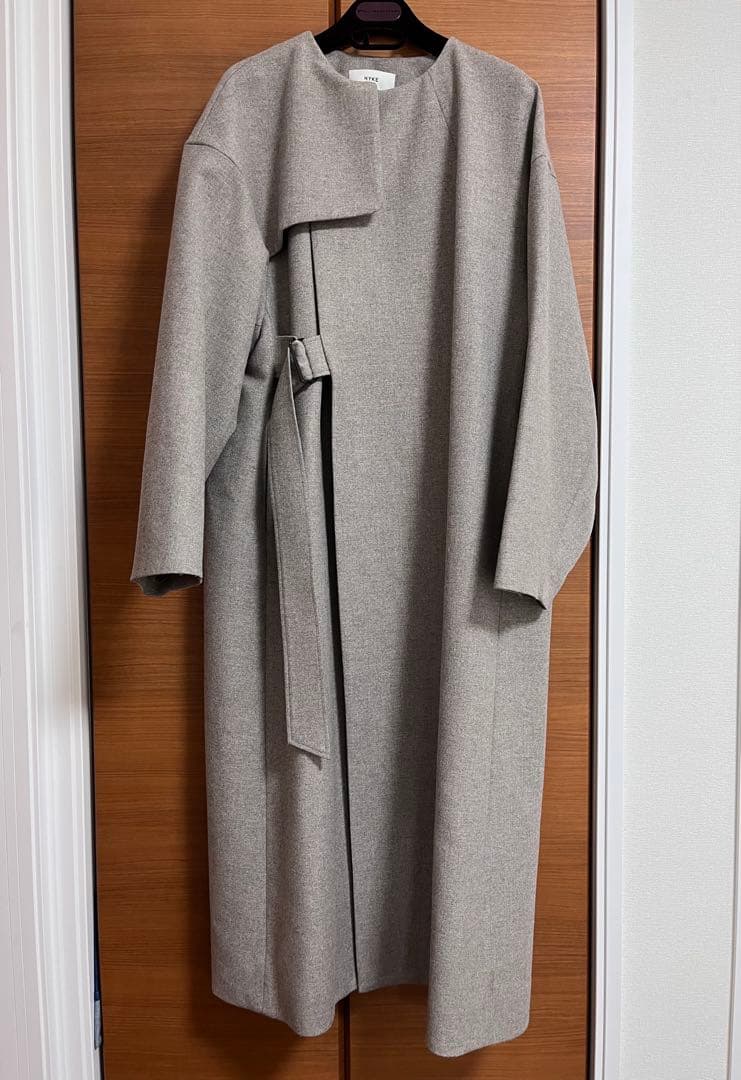 HYKE(ハイク) PARIGOT別注 COLLARLESS WOOL COAT