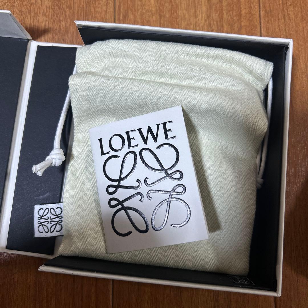 LOEWE ベージュ 二つ折り財布