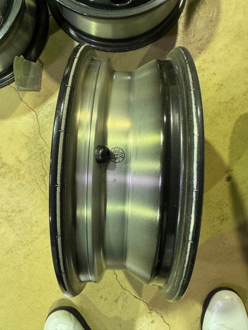 スペーシアギア純正ホイール センターキャップ付き （ほぼ新品）