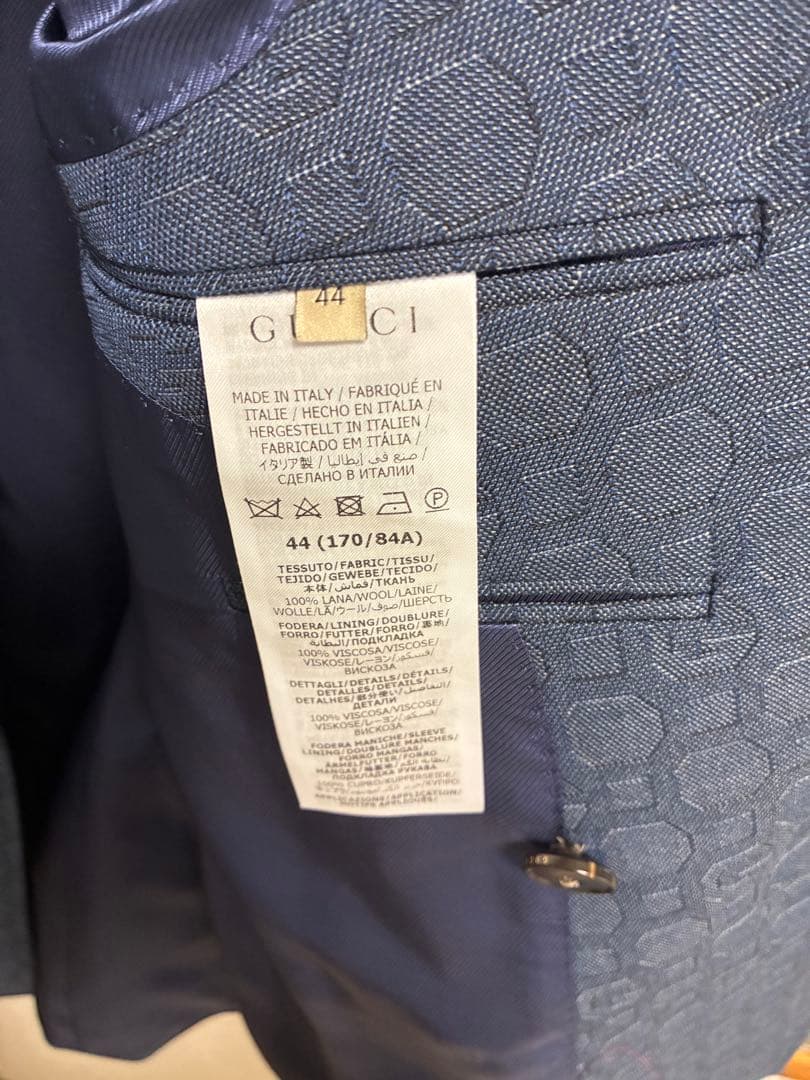 GUCCI ダークブルー ダブルブレストスーツ　44