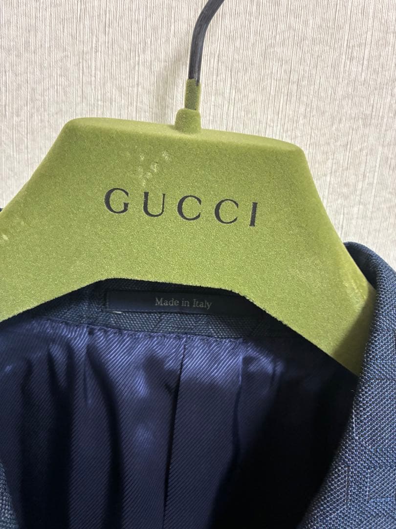 GUCCI ダークブルー ダブルブレストスーツ　44