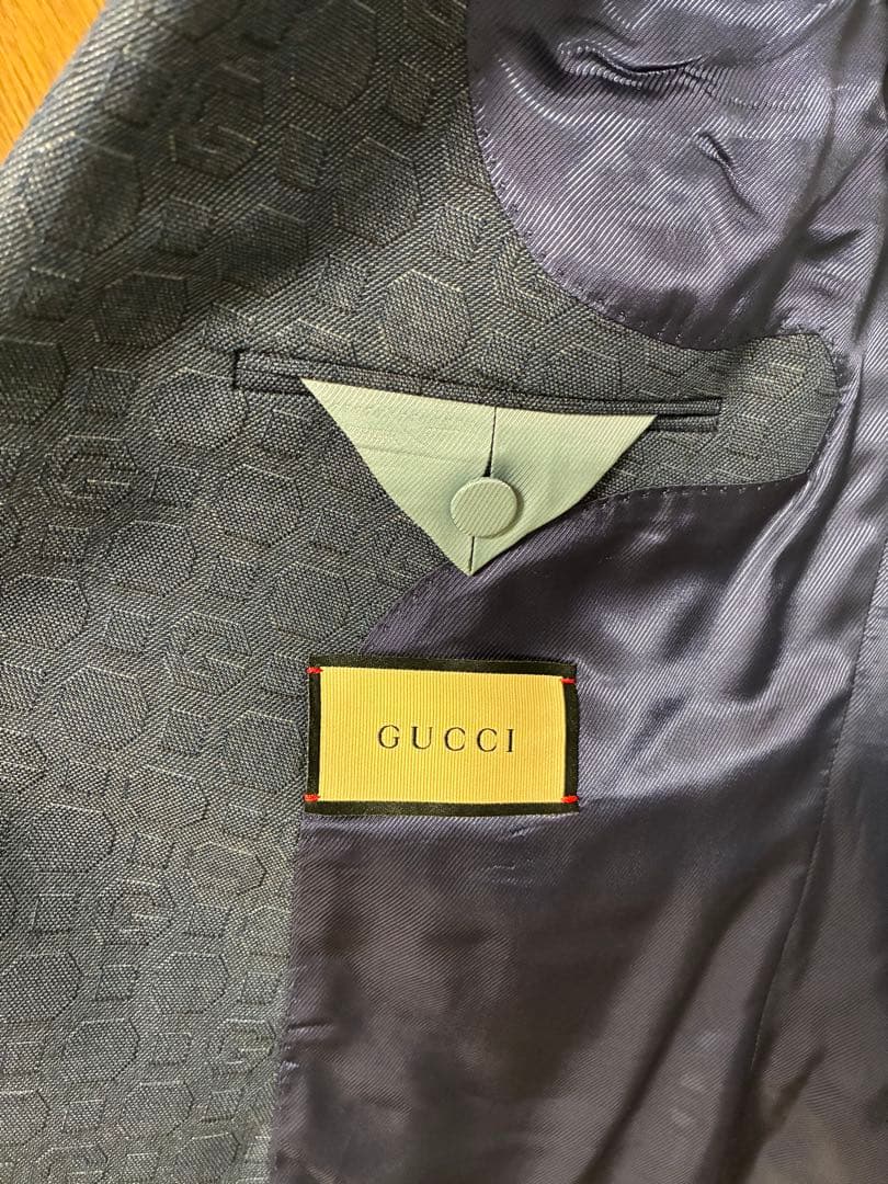 GUCCI ダークブルー ダブルブレストスーツ　44