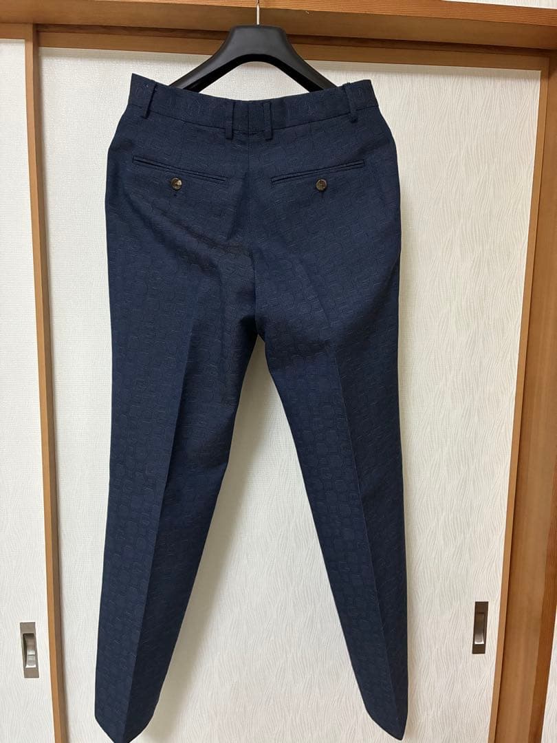GUCCI ダークブルー ダブルブレストスーツ　44