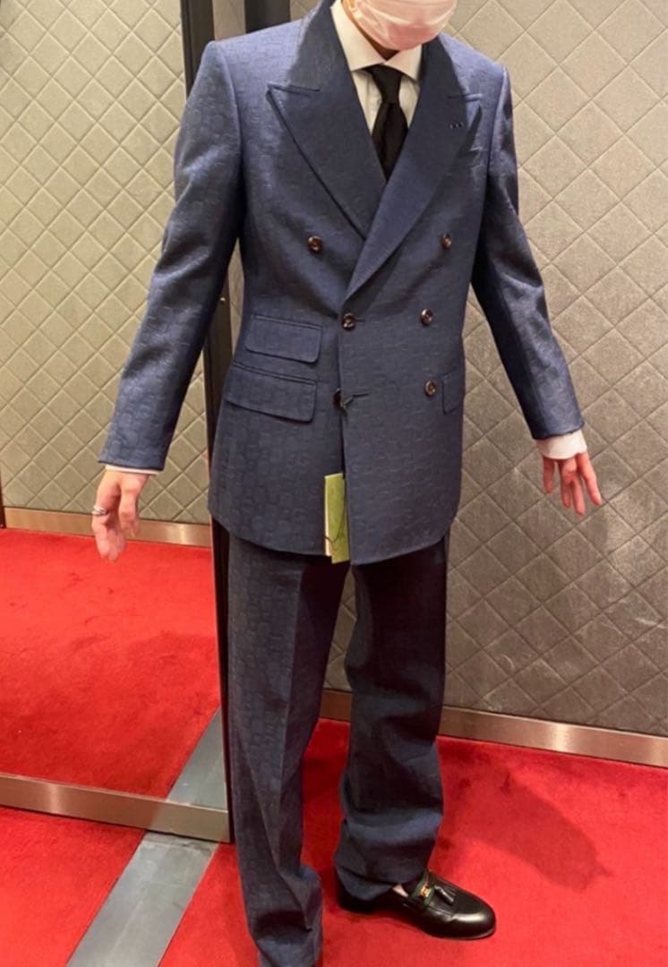 GUCCI ダークブルー ダブルブレストスーツ　44