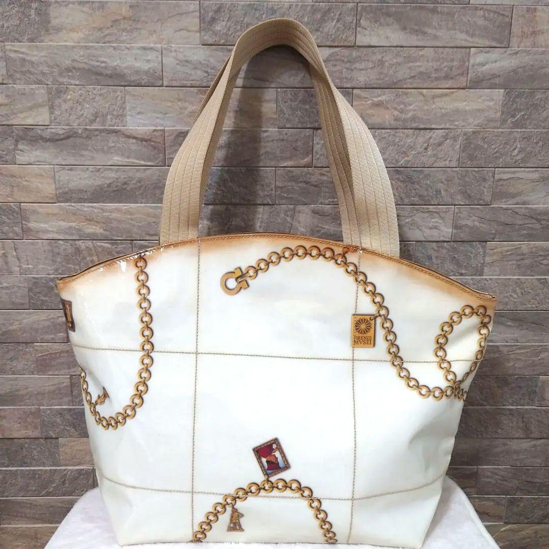 【美品】サルヴァトーレフェラガモ　ガンチーニ柄　コーティング　トートバッグ