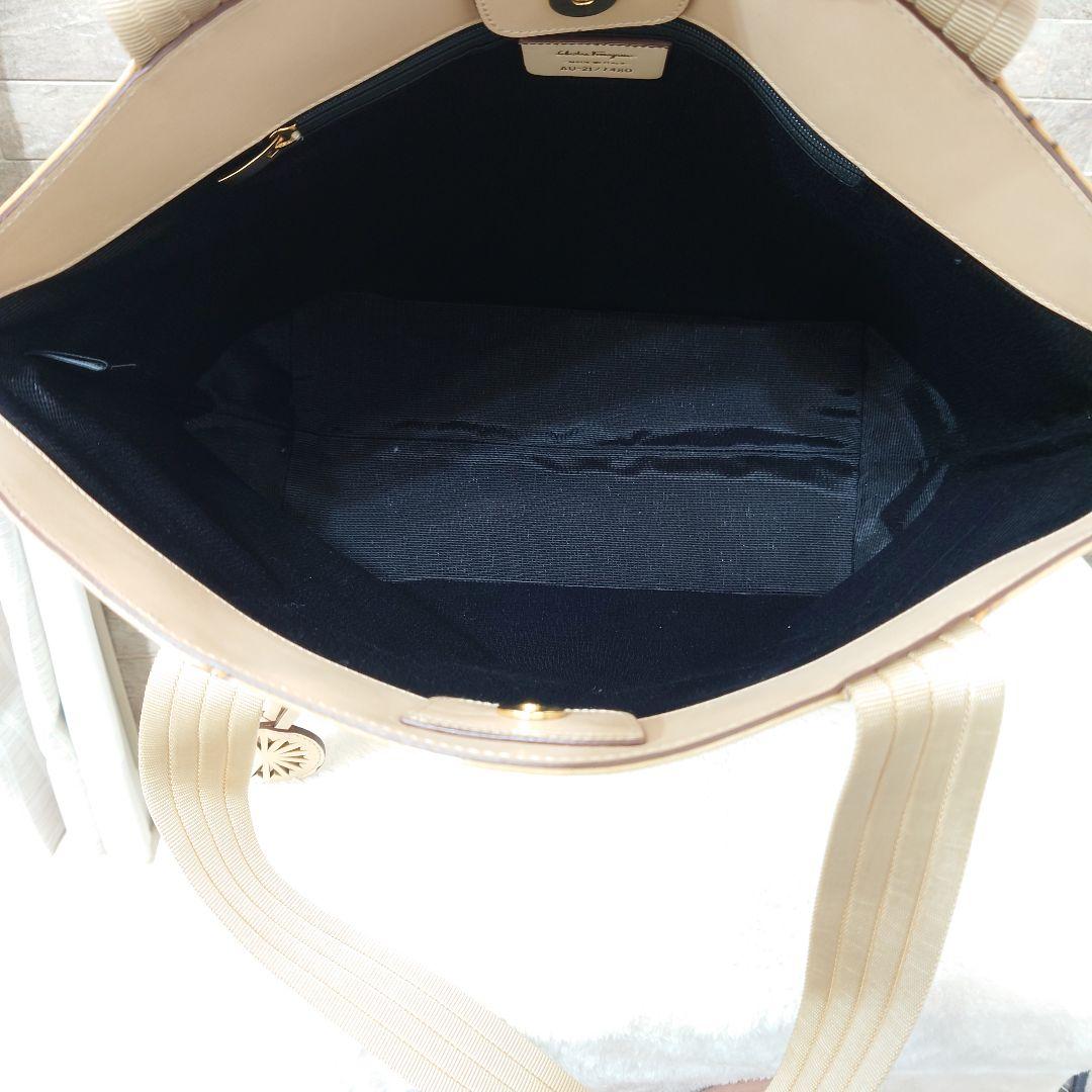 【美品】サルヴァトーレフェラガモ　ガンチーニ柄　コーティング　トートバッグ