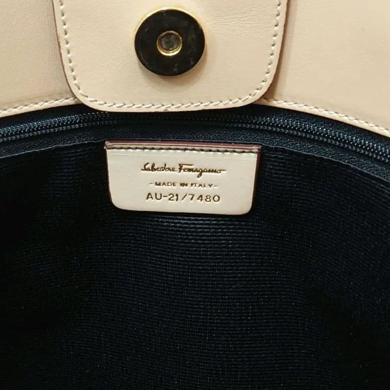 【美品】サルヴァトーレフェラガモ　ガンチーニ柄　コーティング　トートバッグ