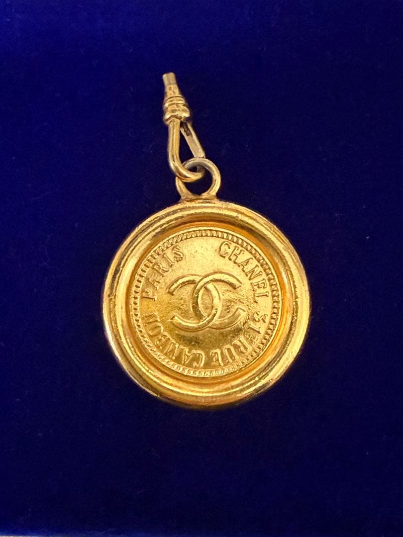 正規品 CHANEL チャーム ゴールド
