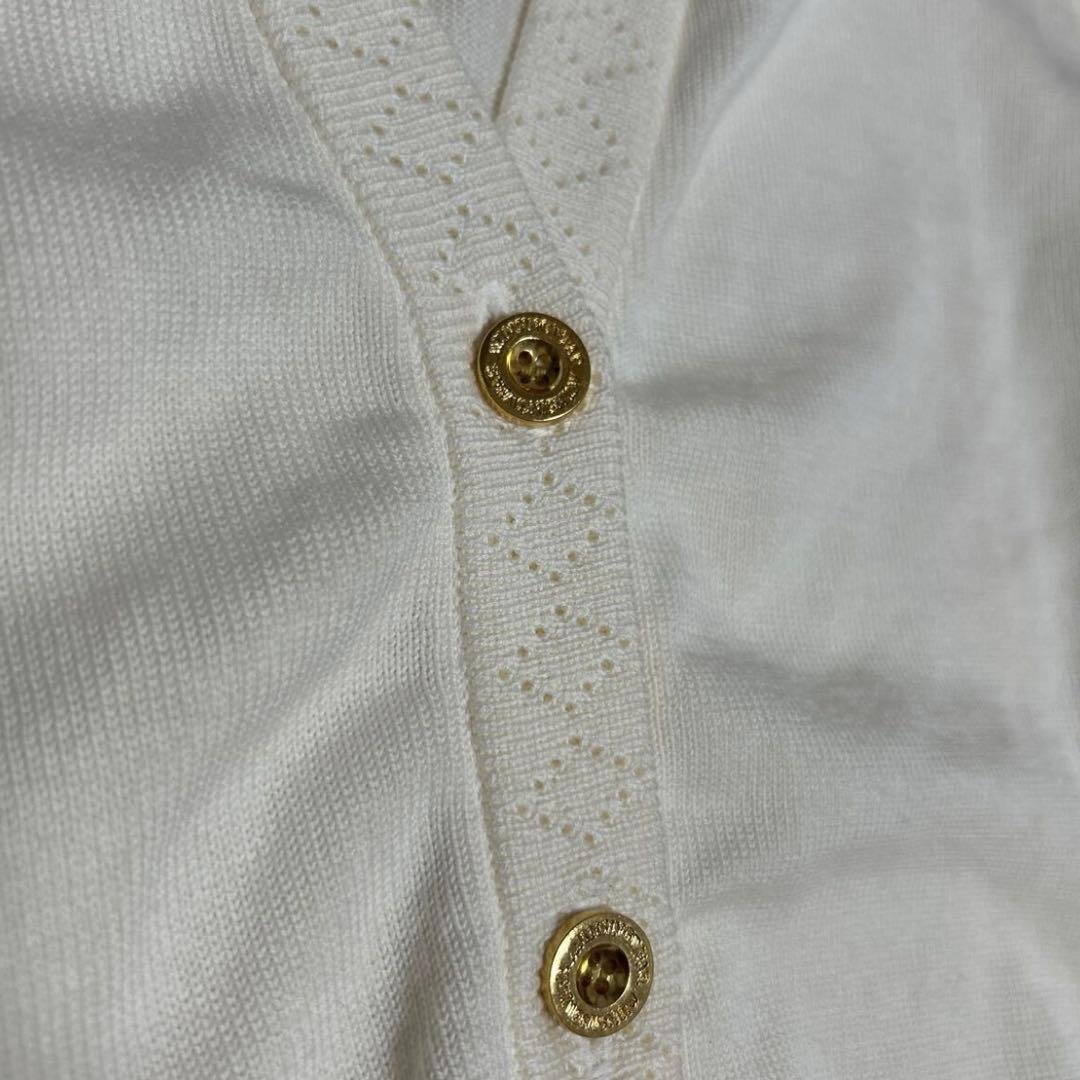 新品マンシングウェア M ゴルフベスト　東洋紡ミラクルケア　金ボタン　Vネック白