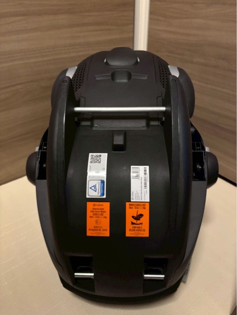 美品 サイベックス クラウドG アイサイズ ブラック ’24年 ベビーシート