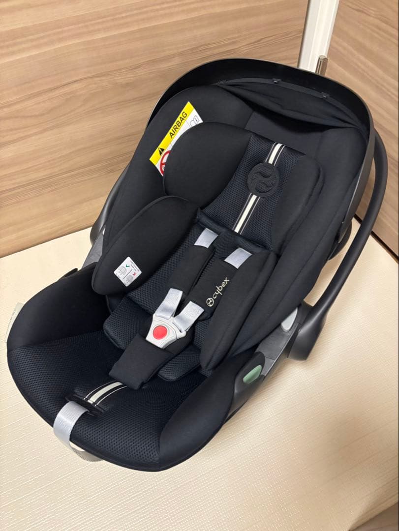 美品 サイベックス クラウドG アイサイズ ブラック ’24年 ベビーシート