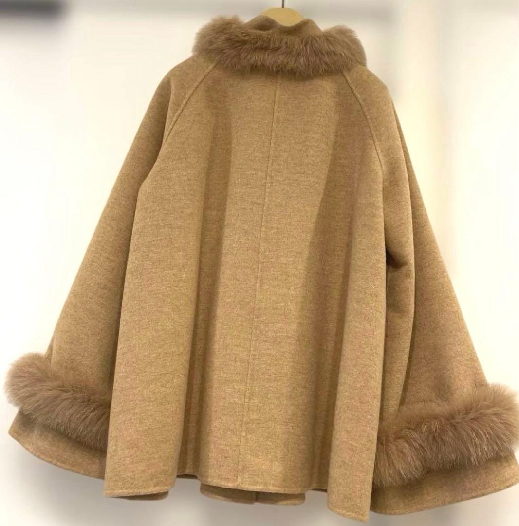 Leitian ロロピアーナ生地 ファー付きケープ風コート カラー　ベージュ