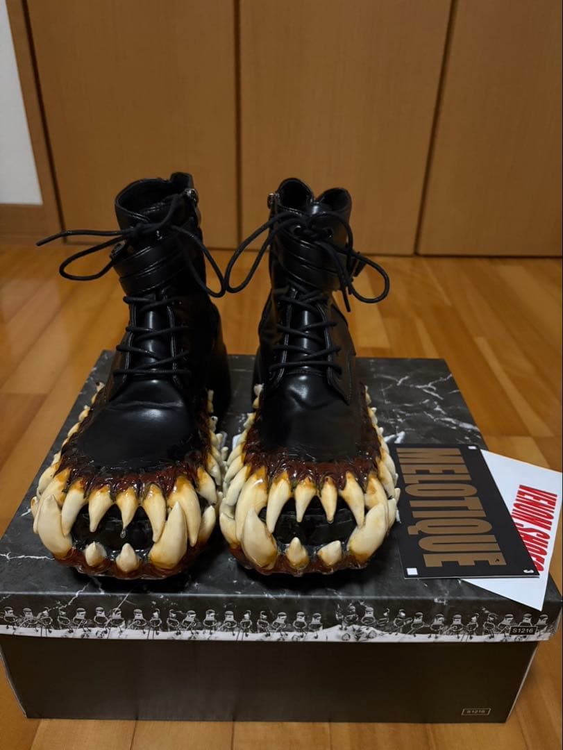 venom boots size42正規品
