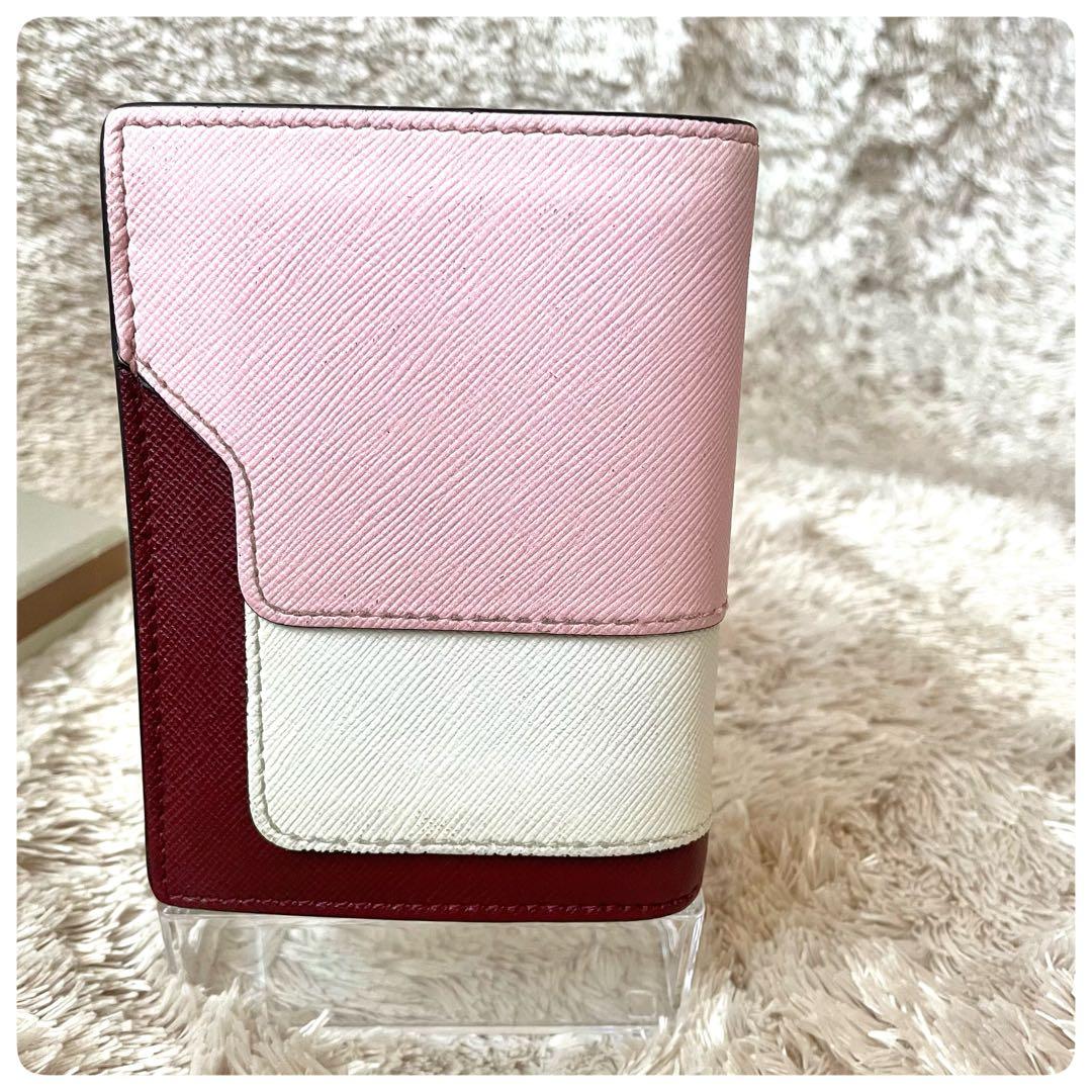 美品✨　マルニ　MARNI　二つ折り財布　ミニウォレット　レザー　マルチカラー