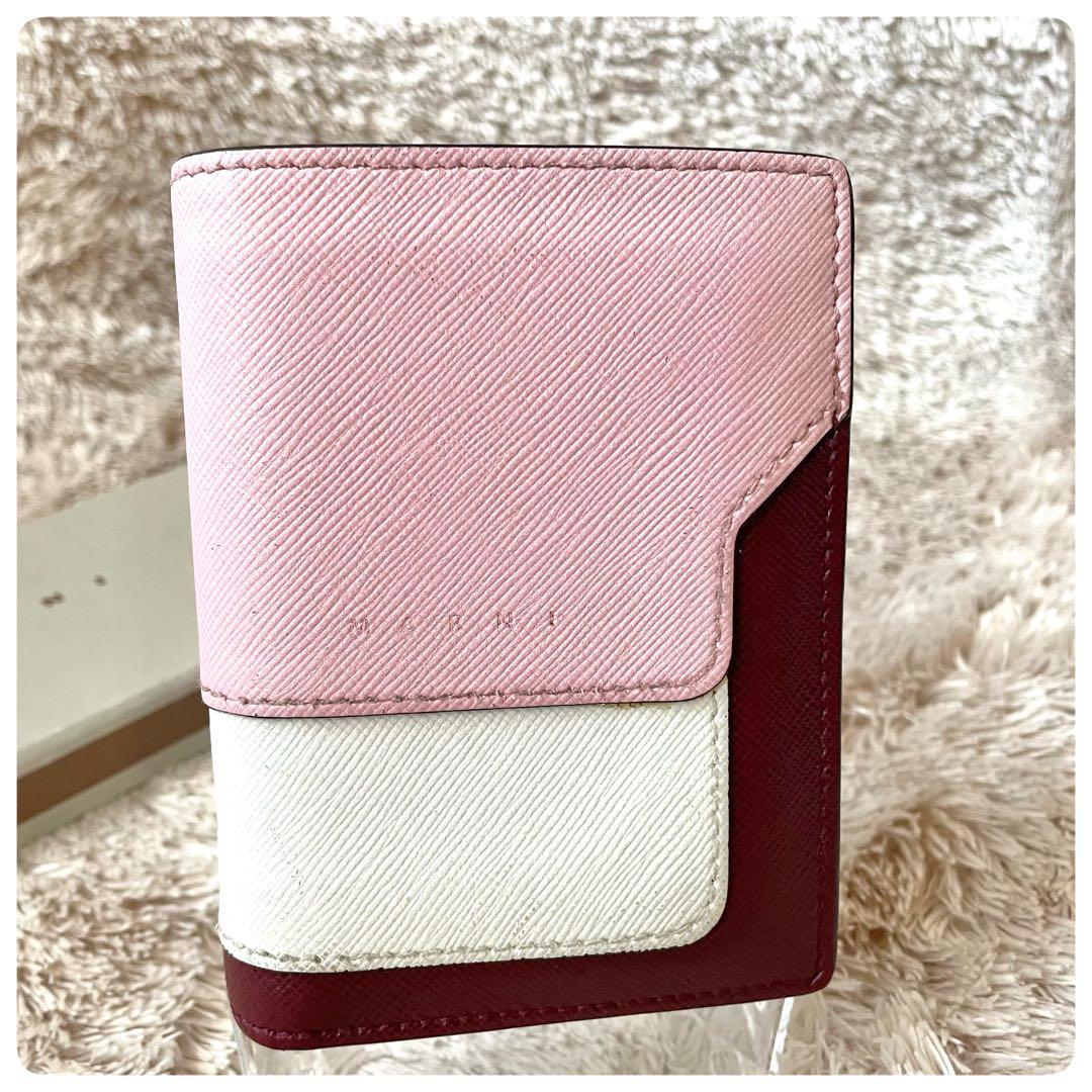 美品✨　マルニ　MARNI　二つ折り財布　ミニウォレット　レザー　マルチカラー