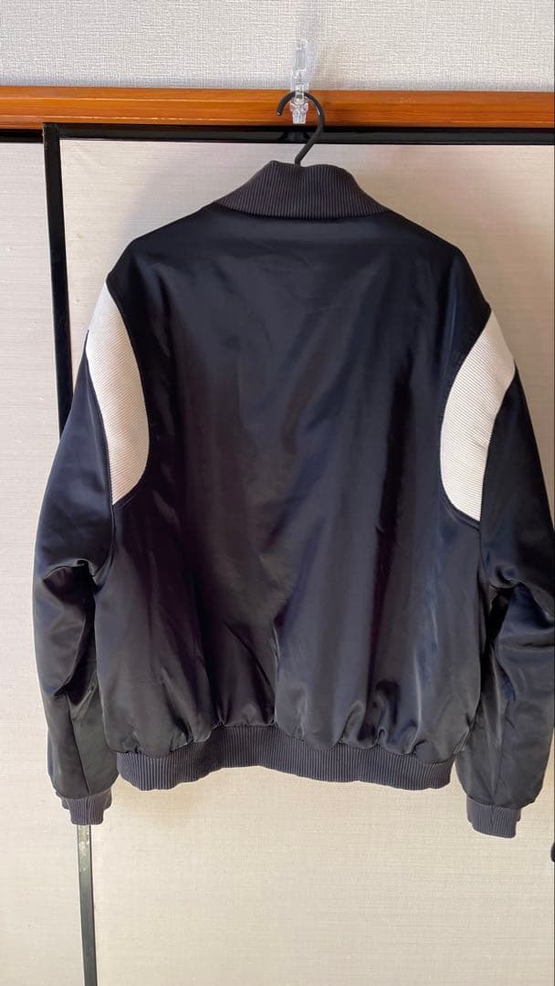 adidas ストライプ ma-1