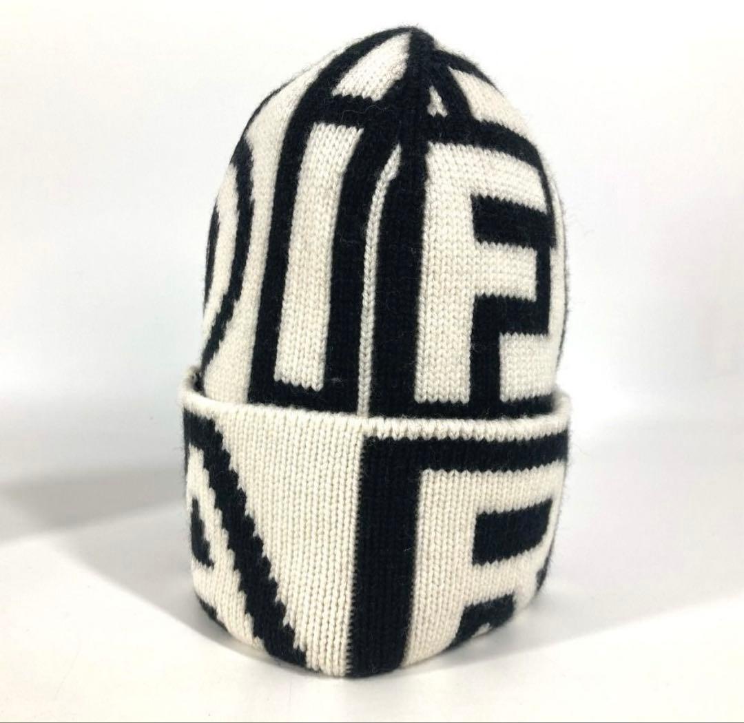 FENDIフェンディ　ニット帽FXQ950 新品未使用 マークジェイコブス　ロゴ