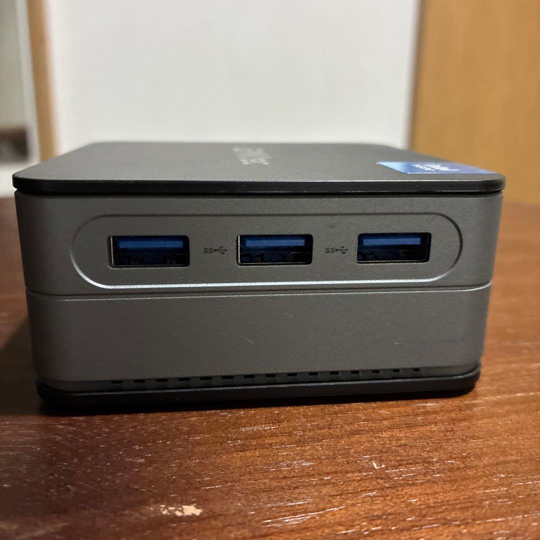 GMKtec ミニPC 本体と付属品