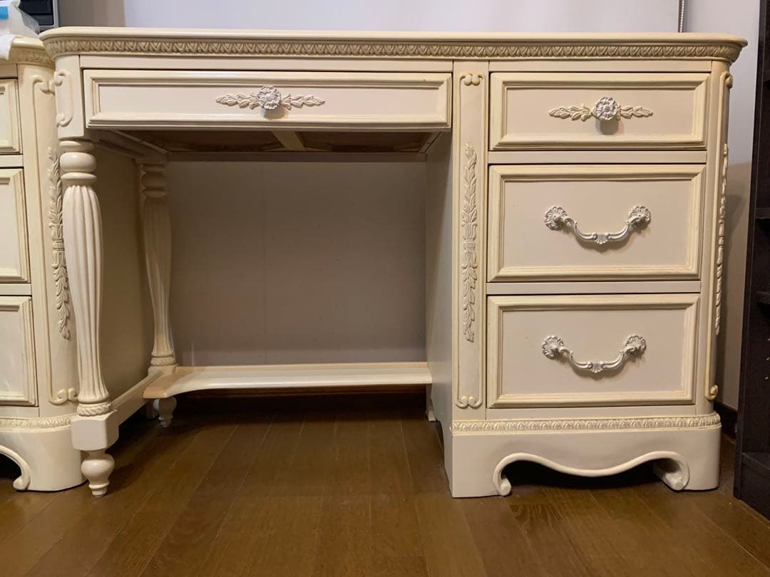 ジェシカ マクリントック 白　家具　デスク　机　輸入アンティーク ホワイト