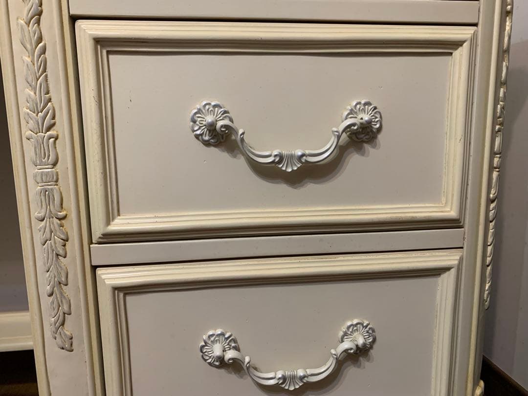 ジェシカ マクリントック 白　家具　デスク　机　輸入アンティーク ホワイト