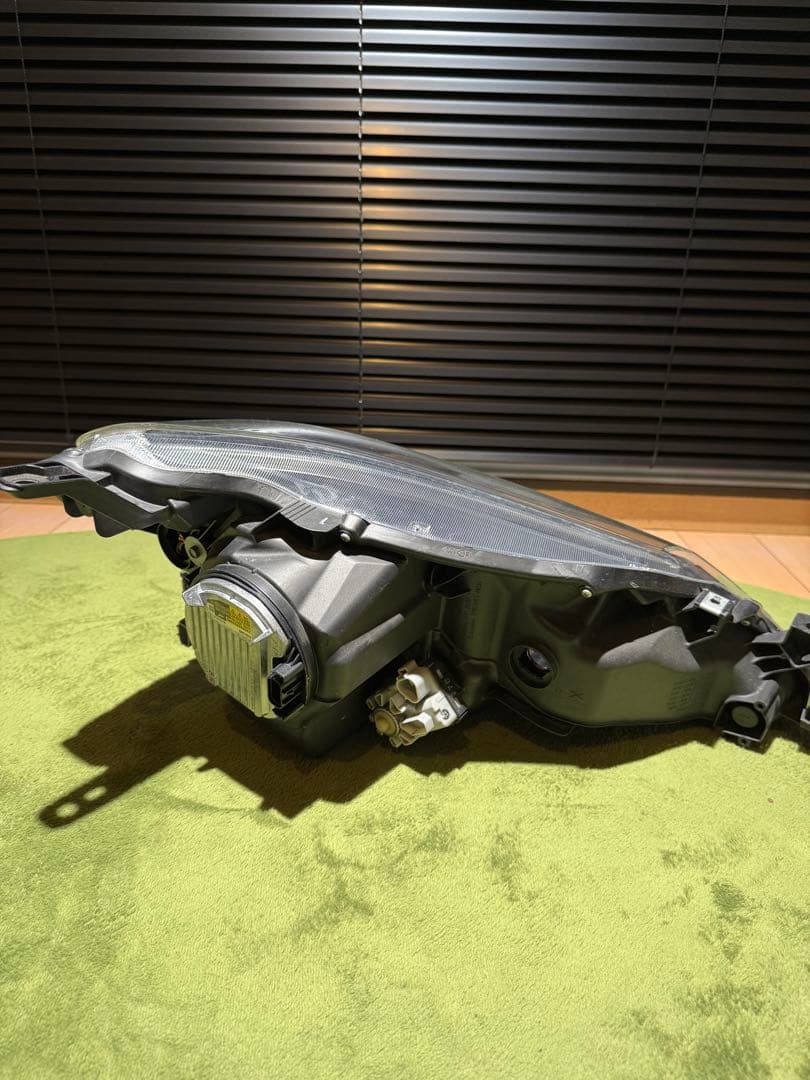 マークX 中期　純正ヘッドライト 左　(右側も)