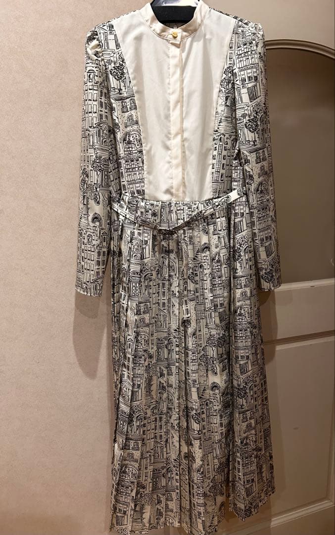 ブラックフライデー期間限定値下げ　セブンテン タウンプリントワンピース