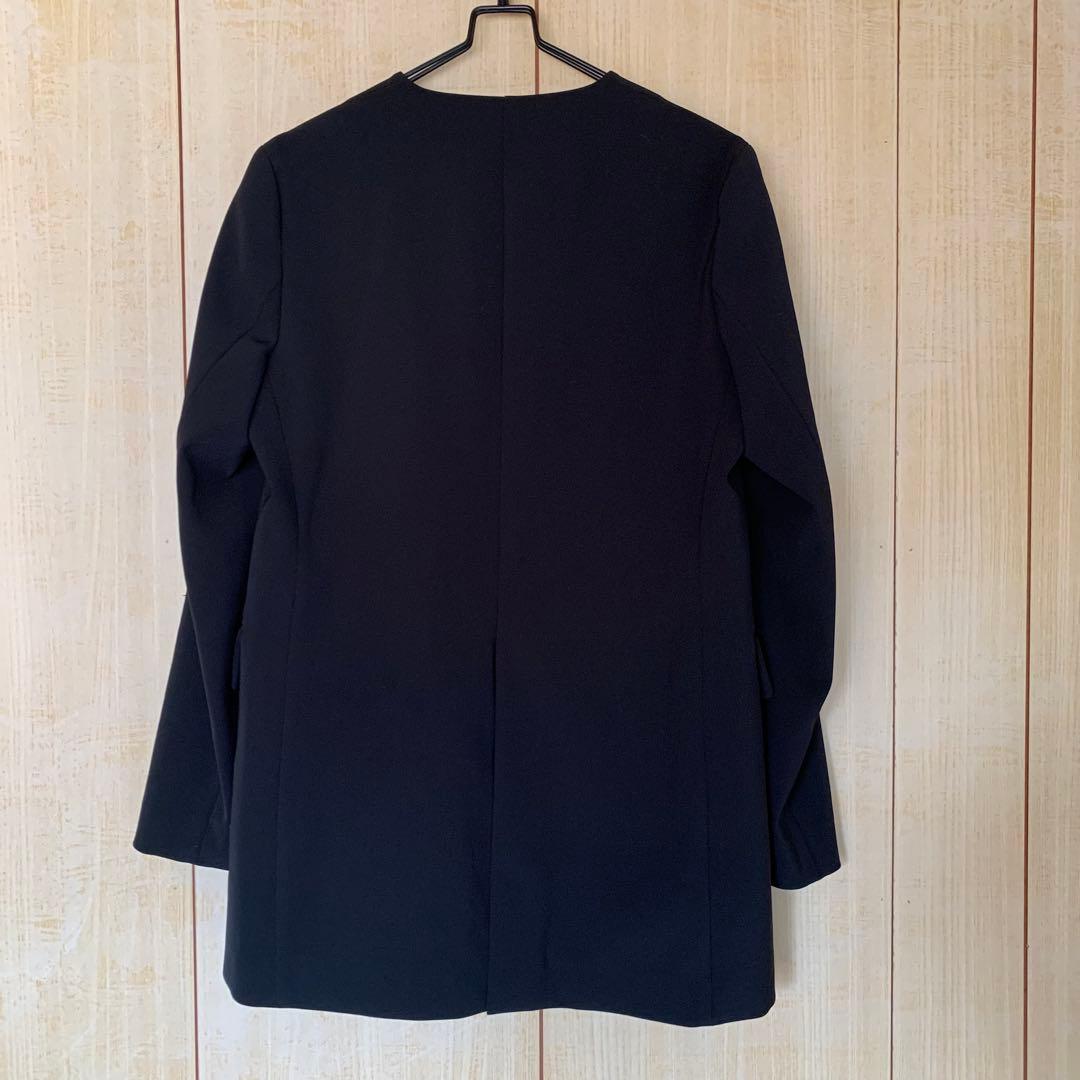 f TIARA ノーカラーダブルジャケット　パールボタン　黒